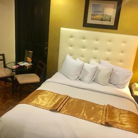 Lourdes Suites Makati City Exteriér fotografie