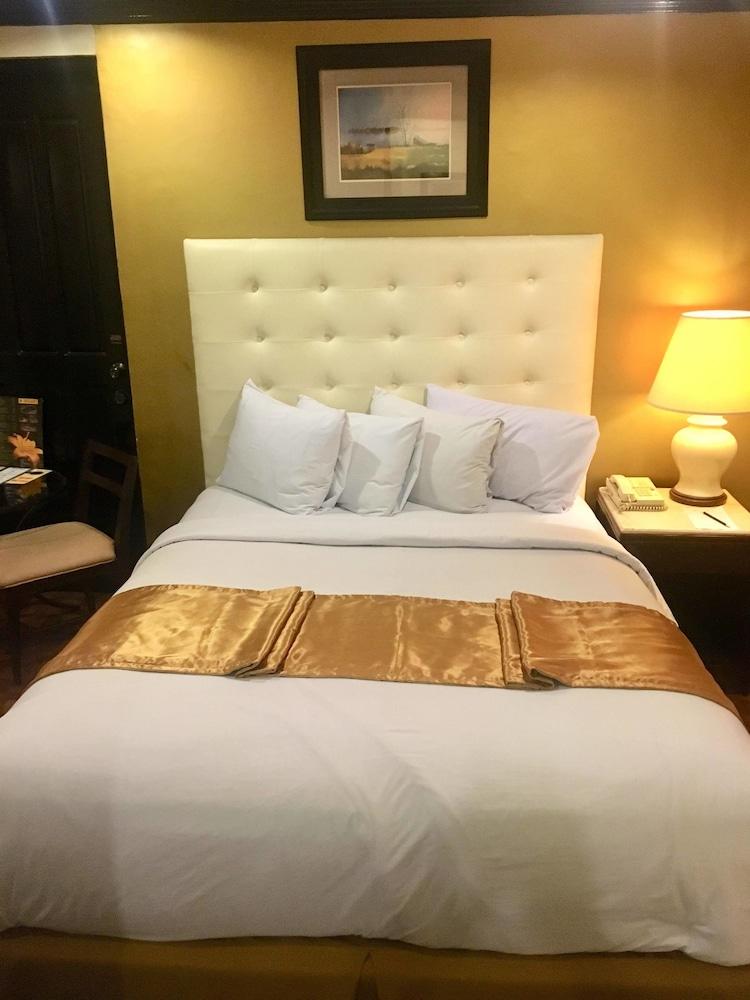 Lourdes Suites Makati City Exteriér fotografie
