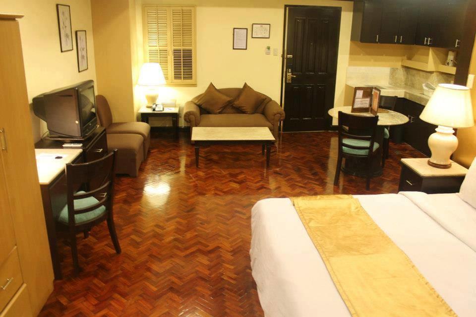 Lourdes Suites Makati City Exteriér fotografie