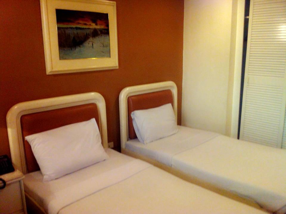 Lourdes Suites Makati City Exteriér fotografie