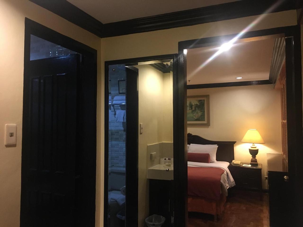 Lourdes Suites Makati City Exteriér fotografie