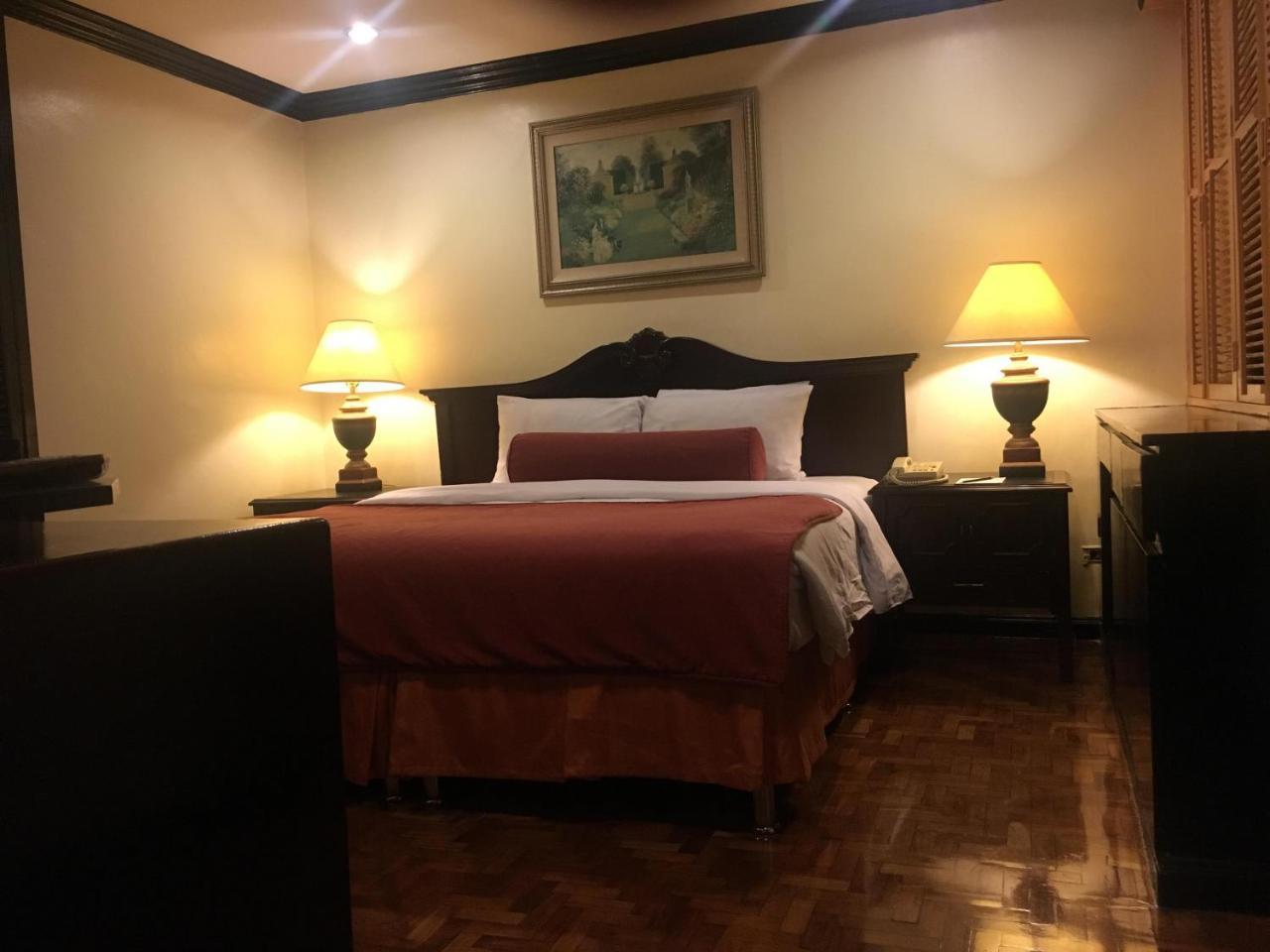 Lourdes Suites Makati City Exteriér fotografie