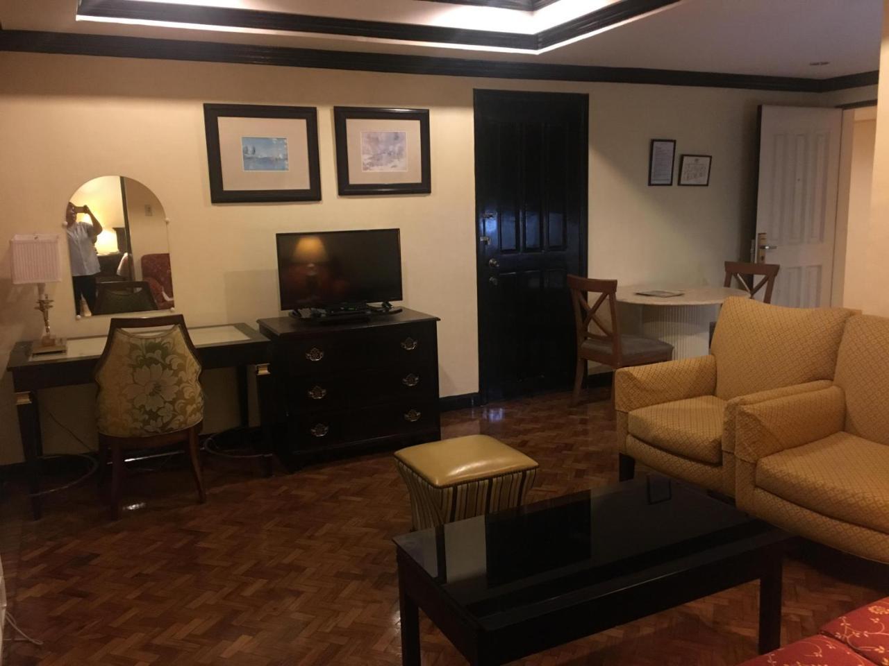 Lourdes Suites Makati City Exteriér fotografie