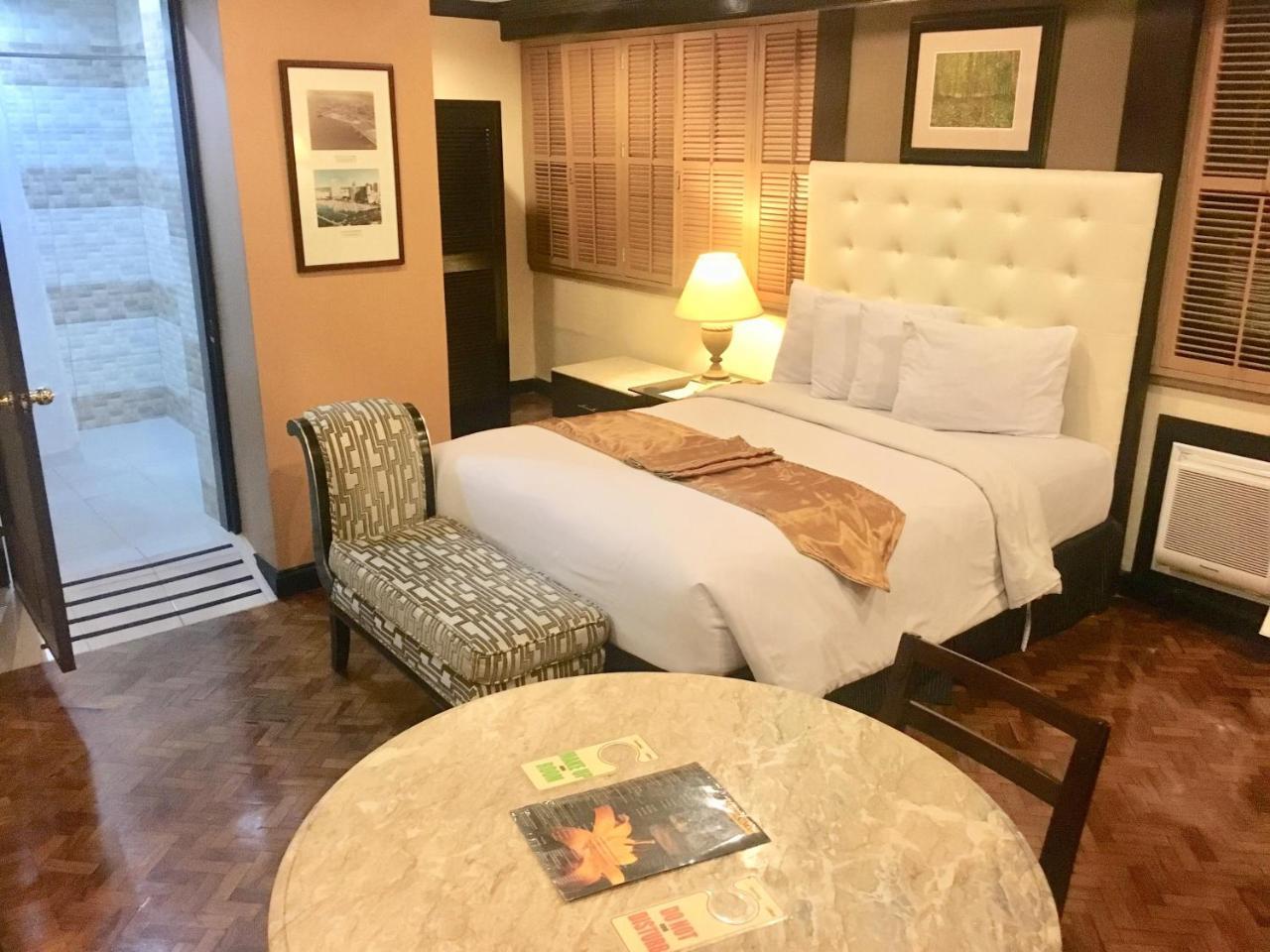 Lourdes Suites Makati City Exteriér fotografie