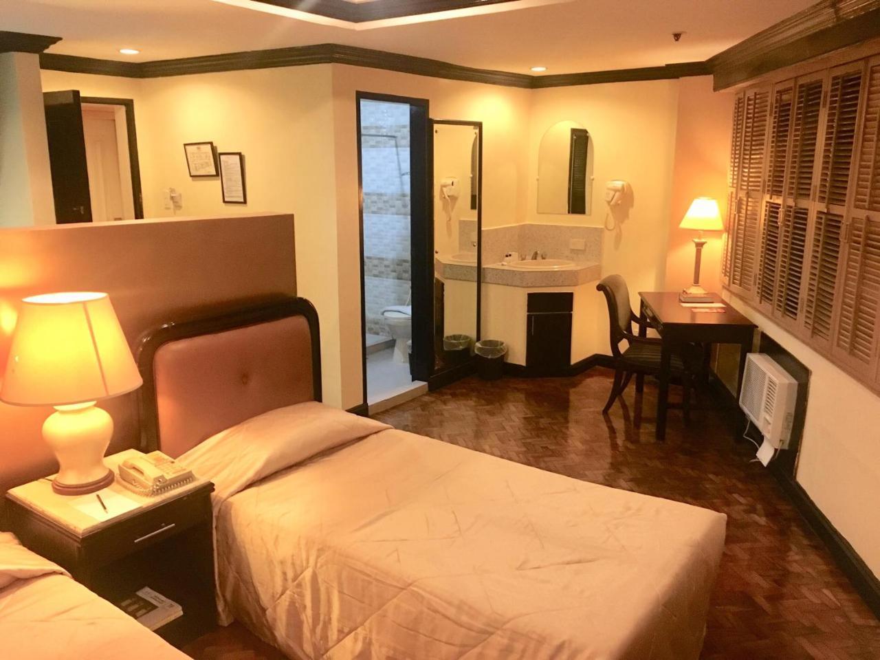 Lourdes Suites Makati City Exteriér fotografie