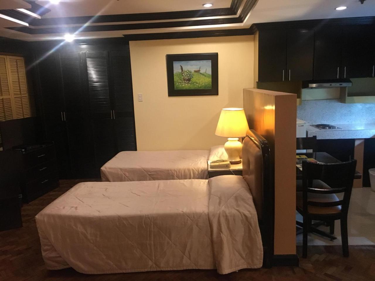 Lourdes Suites Makati City Exteriér fotografie
