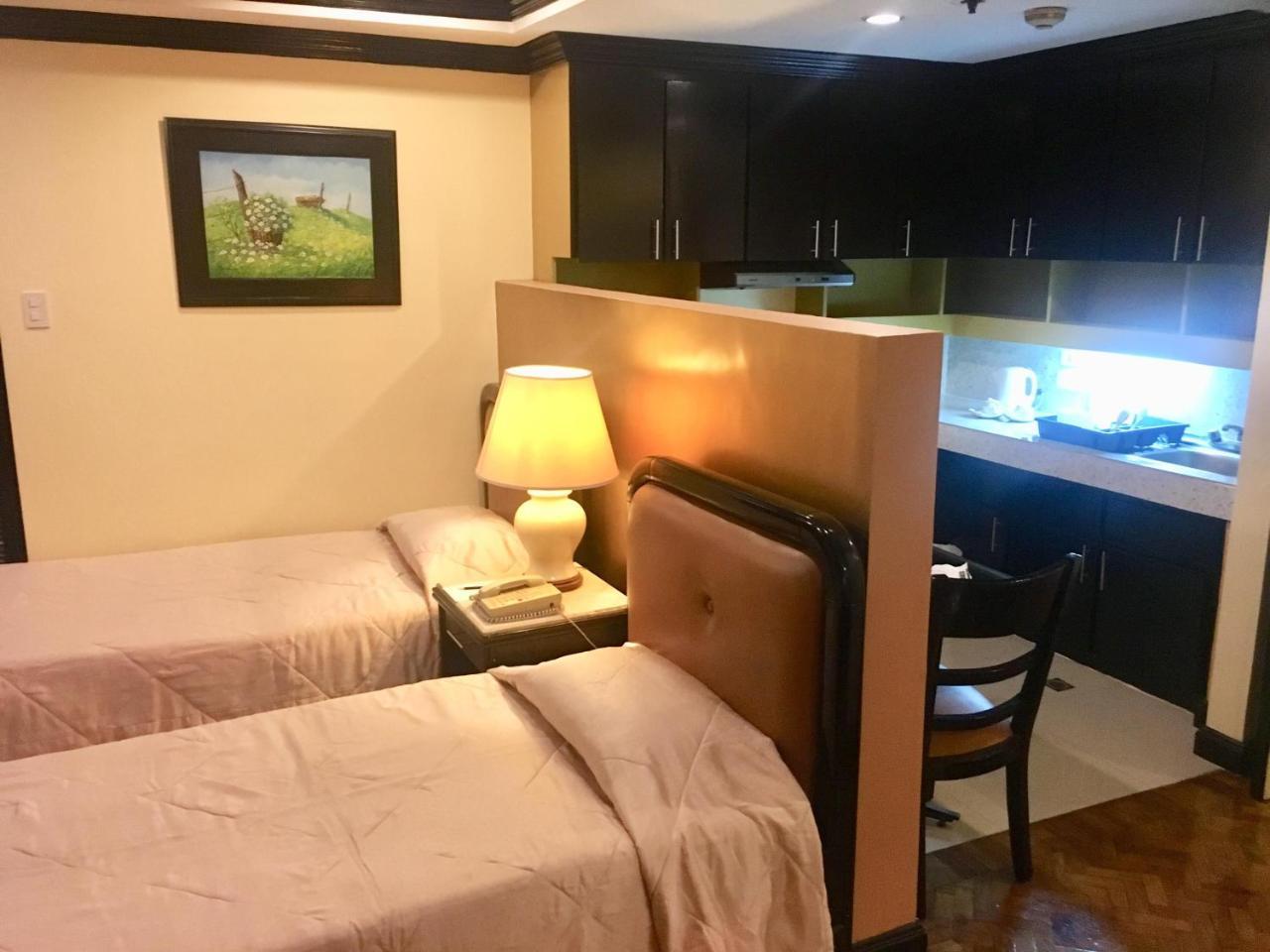 Lourdes Suites Makati City Exteriér fotografie